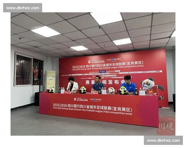 川超：宜宾 2-0 泸州取首胜 邹侑根赞反击精妙