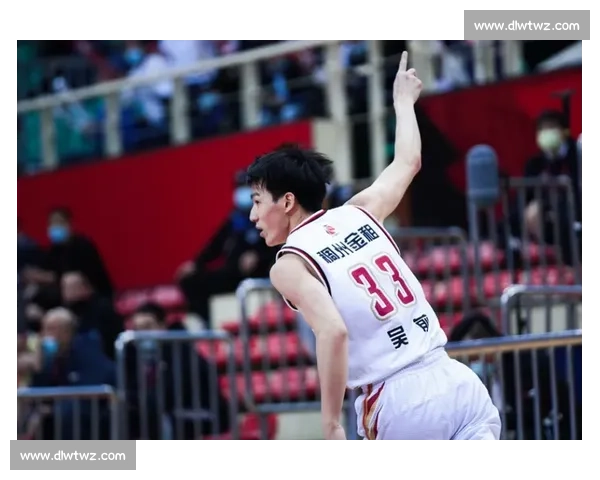 曾繁日官宣加盟深圳男篮！2 年合同开启新征程，已正式报到